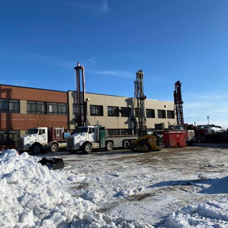 École secondaire Félix-Leclerc à Repentigny, 6000’ (12x500’) de forage géothermique avec 2000’ de tubage d’acier.